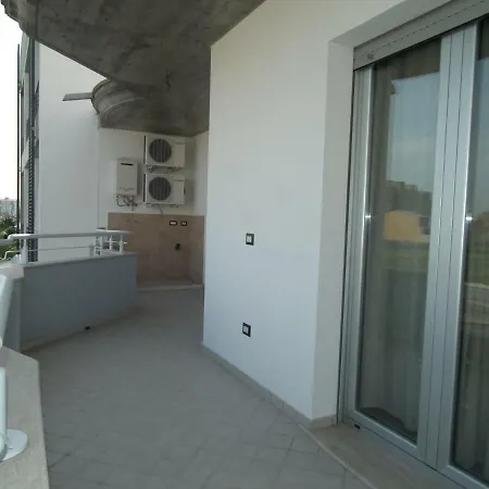 Fausthome * Assemini