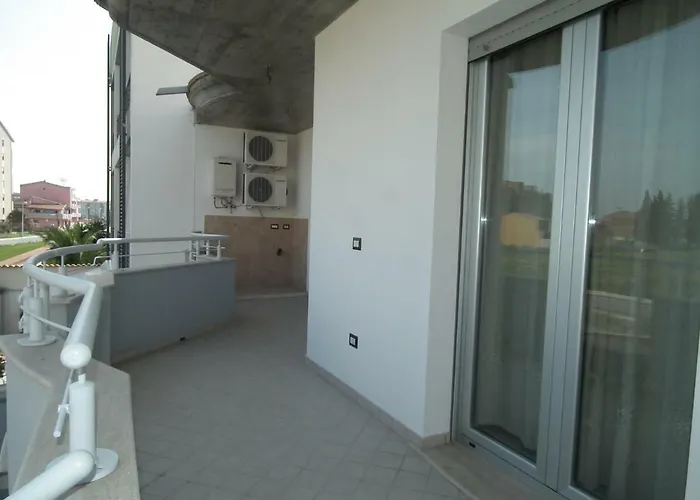 Fausthome * Assemini